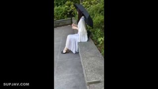 里查德广东桑拿会所1600元选的包臀裙性感美女,男的太能操了把美女干的受不了跳床下又拉上去干